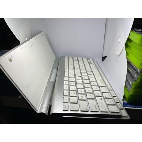 A1314 Lot of 3 Apple Magic keyboards FOR PARTS - Picture 3 of 7